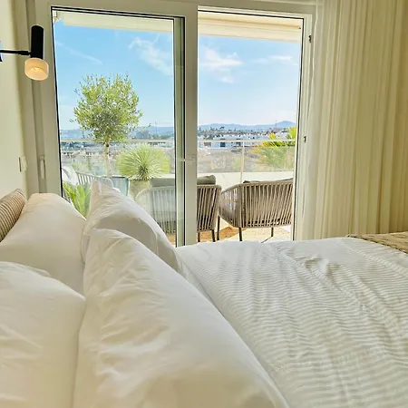 Classy Hill Apartman *